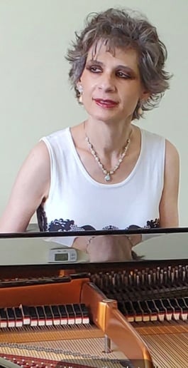 Gallery photo 2 of Claudia Sanchez, the Passionate Pianist