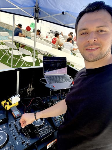 Gallery photo 2 of DJ Nava