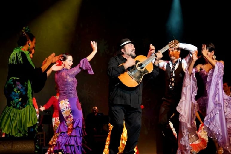 Gallery photo 6 of Paco Aguilera y su rumba gitana