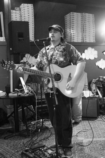 Gallery photo 2 of Paden Full Music