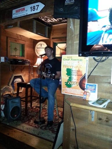 Gallery photo 4 of Padraig Timoney - Singer and Musician