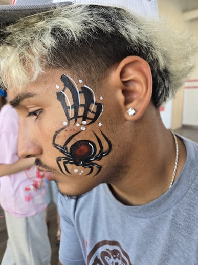 Gallery photo 4 of Paint it Up facepainting