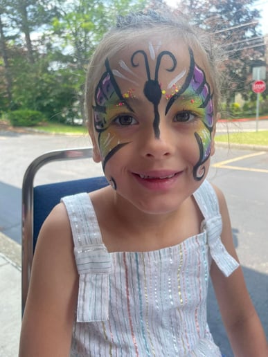 Gallery photo 1 of Glitter & Giggles Face Paint