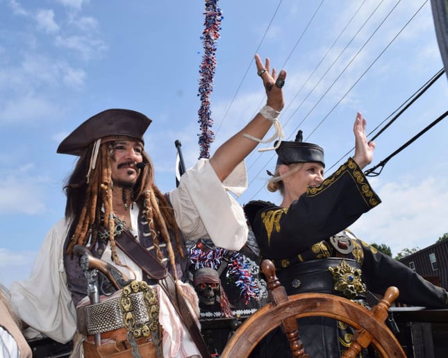 Gallery photo 1 of Pair of Pirates