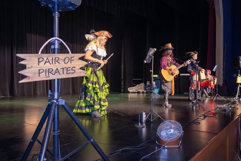 Gallery photo 7 of Pair of Pirates
