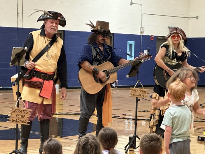 Gallery photo 35 of Pair of Pirates