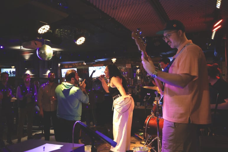 Gallery photo 2 of Pam Urgiles Band