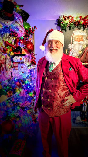 Gallery photo 2 of Papa Santa