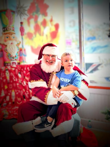 Gallery photo 3 of Papa Santa