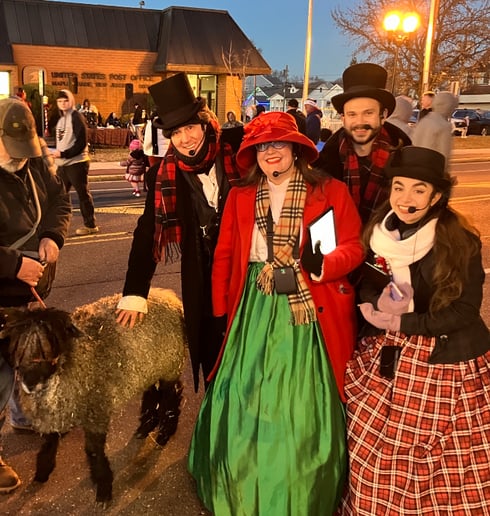 Gallery photo 1 of The Parson Brown Singers Christmas Carolers