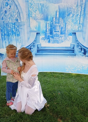 Gallery photo 1 of Party with Elsa