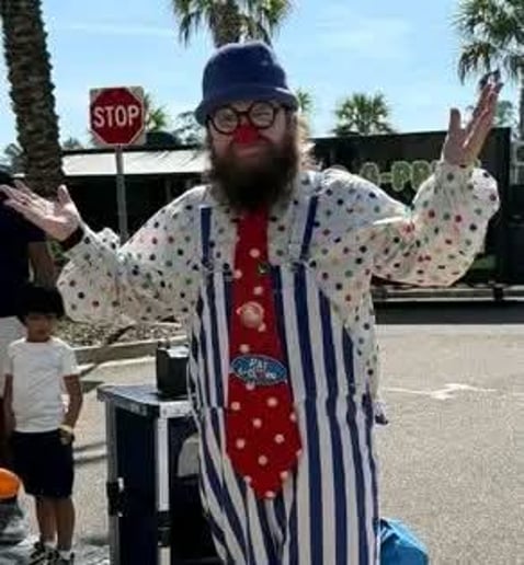 Gallery photo 1 of Pat The Clown