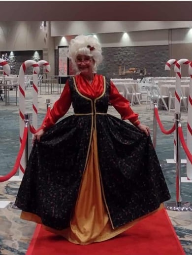 Gallery photo 2 of Mrs Patty Claus and Santa