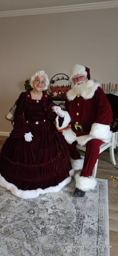 Gallery photo 3 of Mrs Patty Claus and Santa