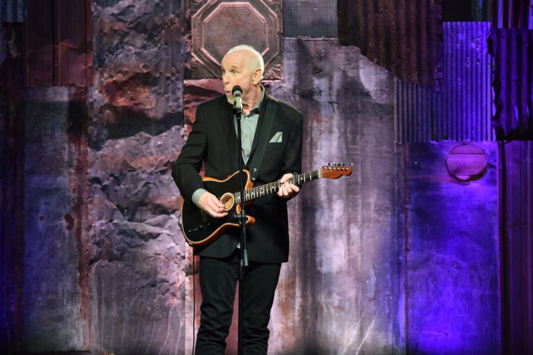 Gallery photo 2 of Paul Aldrich - Musical Comedian