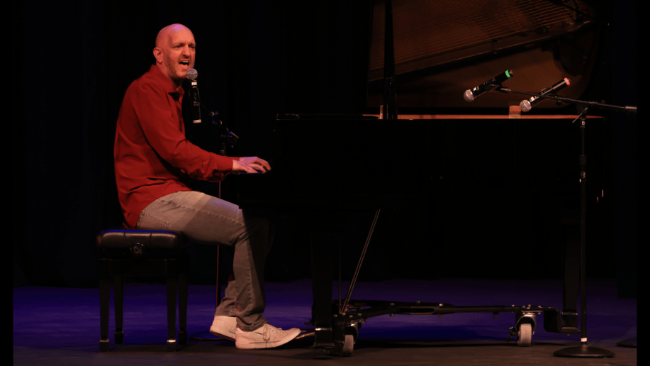 Gallery photo 2 of Comedian Paul Green