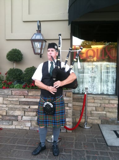 Gallery photo 3 of Bagpiper - Paul Macleish
