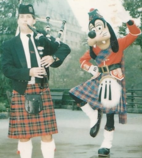 Gallery photo 4 of Bagpiper - Paul Macleish
