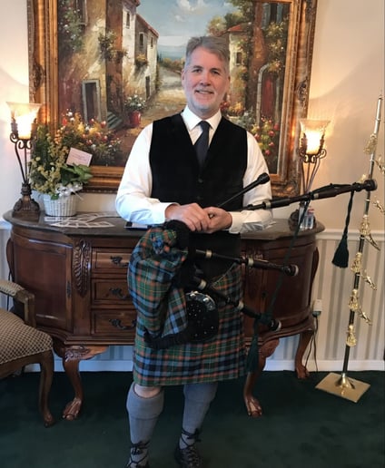 Gallery photo 7 of Bagpiper - Paul Macleish