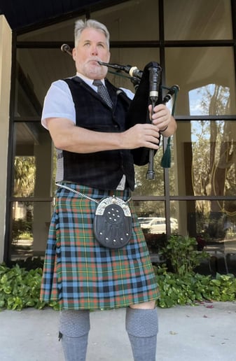 Gallery photo 9 of Bagpiper - Paul Macleish