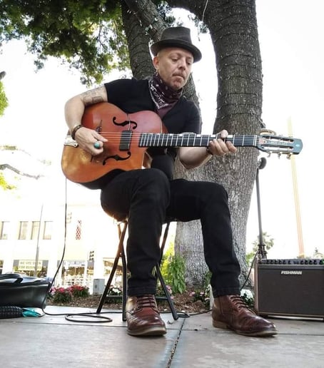 Gallery photo 9 of Paul Olives: One Man Jams
