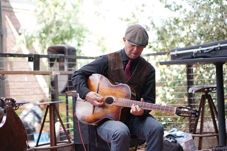 Gallery photo 1 of Paul Olives: One Man Jams