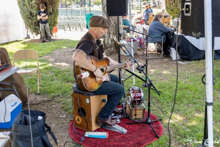 Gallery photo 6 of Paul Olives: One Man Jams
