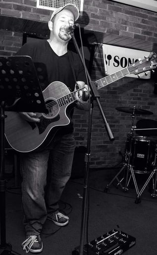 Gallery photo 8 of Paulunplugged
