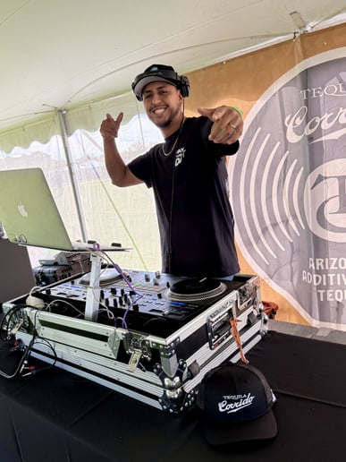 Gallery photo 7 of Pay The DJ Ent