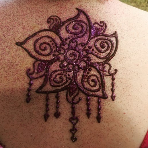 Gallery photo 3 of Peace Bee And Rainbow Song Henna