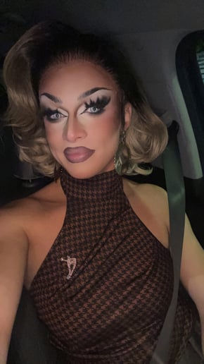 Gallery photo 9 of Penelope Booze