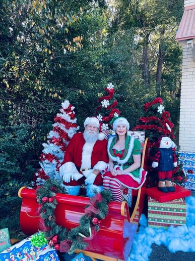 Gallery photo 6 of Pensacola Santa