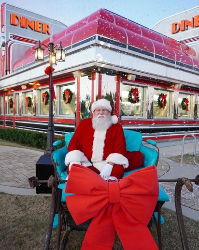 Gallery photo 7 of Pensacola Santa