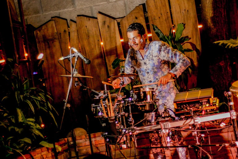 Gallery photo 2 of Hussein DJ Percussionist Show