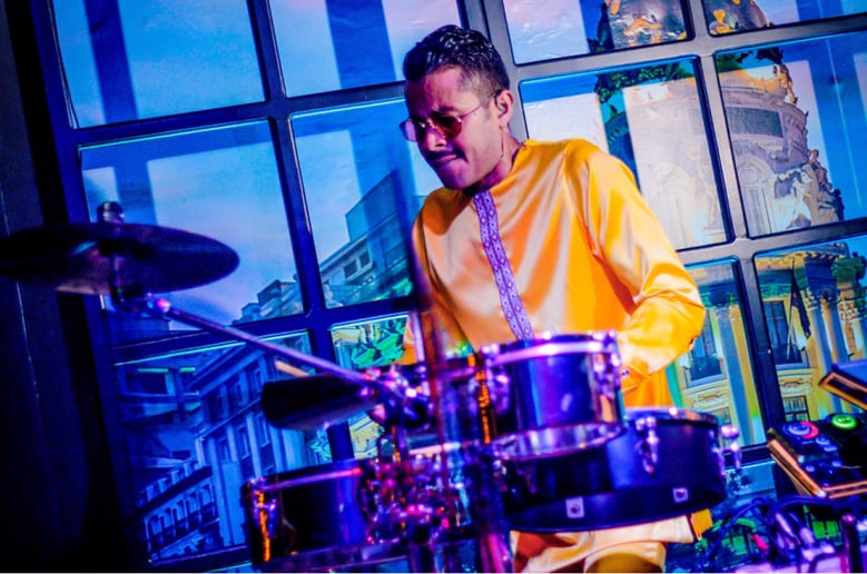 Gallery photo 9 of Hussein DJ Percussionist Show