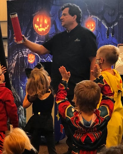 Gallery photo 1 of Perry Warren Magical Entertainer