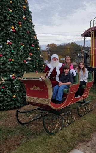 Gallery photo 5 of Personal Santa Photos with Santa Mark
