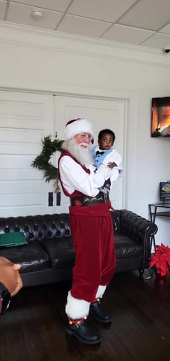 Gallery photo 8 of Personal Santa Photos with Santa Mark