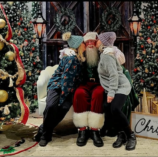 Gallery photo 17 of Personal Santa Photos with Santa Mark
