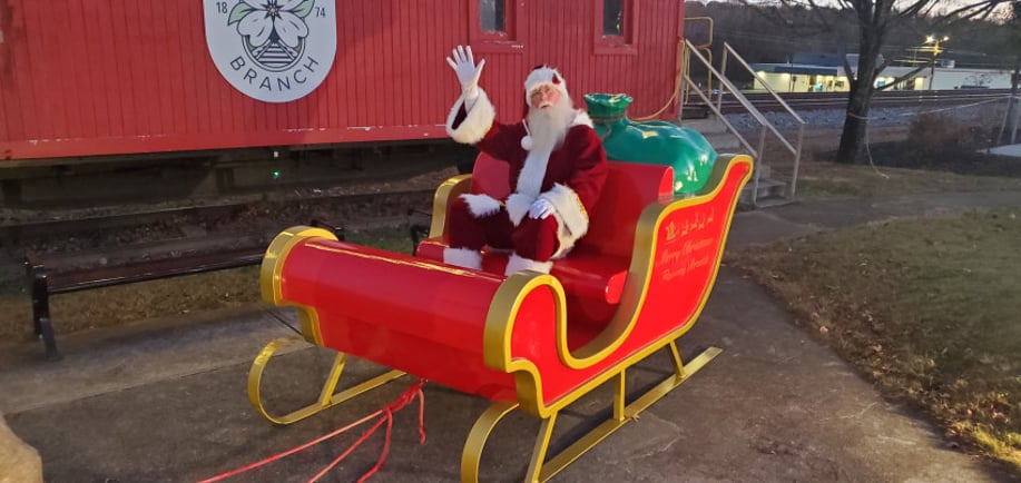 Gallery photo 18 of Personal Santa Photos with Santa Mark