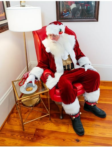 Gallery photo 20 of Personal Santa Photos with Santa Mark