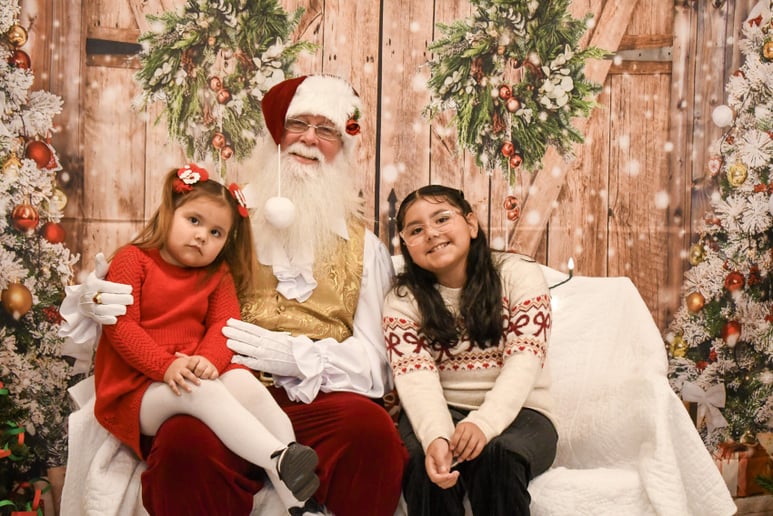 Gallery photo 23 of Personal Santa Photos with Santa Mark