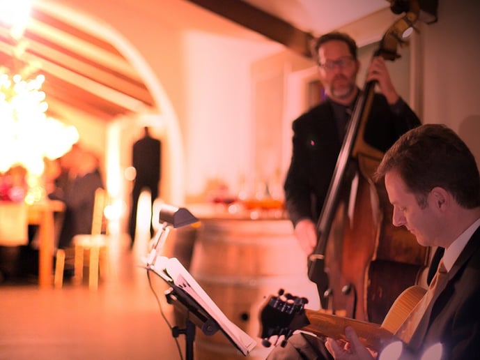 Gallery photo 2 of Pete Smyser - solo guitar, duos and ensembles