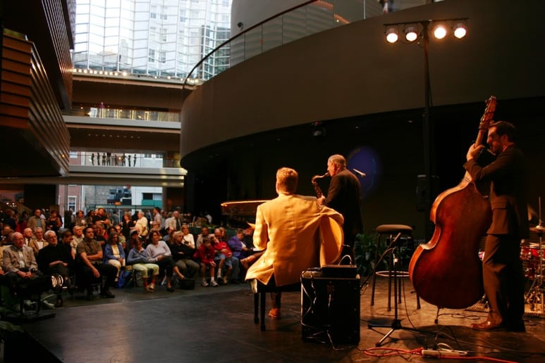 Gallery photo 7 of Pete Smyser - solo guitar, duos and ensembles