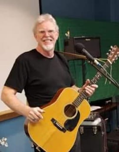 Gallery photo 1 of Pete the Folksinger