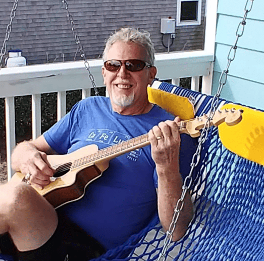 Gallery photo 9 of Pete the Folksinger
