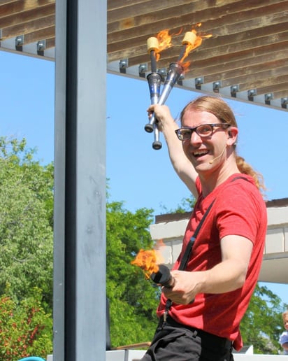 Gallery photo 8 of Peter Brunette - Juggler
