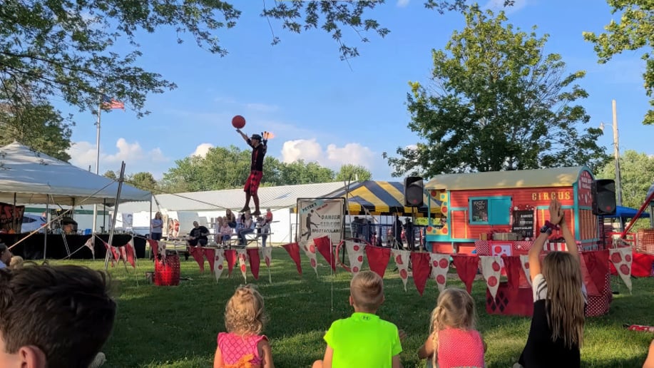 Gallery photo 22 of Peter Brunette - Juggler