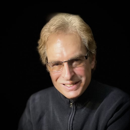 Gallery photo 4 of Peter Hennes