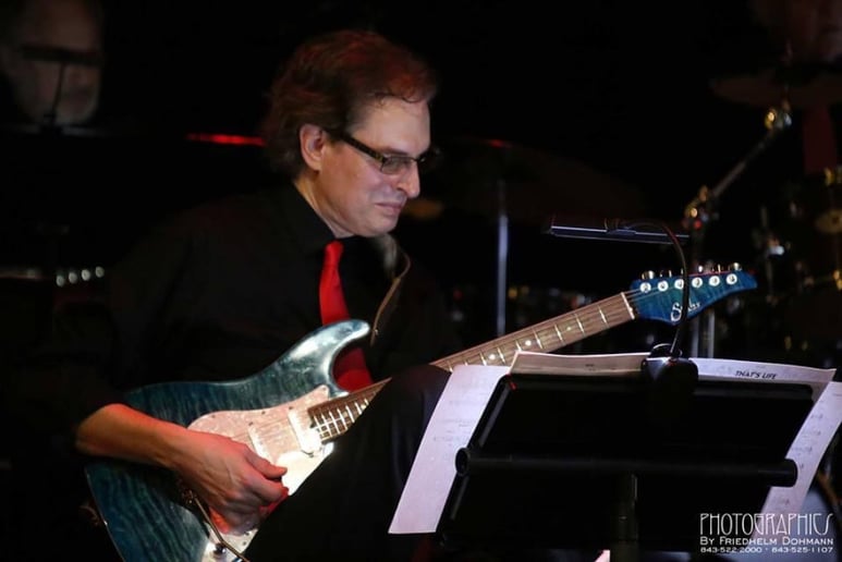 Gallery photo 5 of Peter Hennes